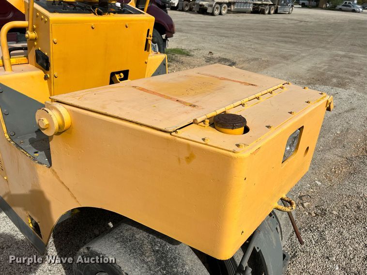 image for item MH9949 Bomag BW3R  pneumatic roller