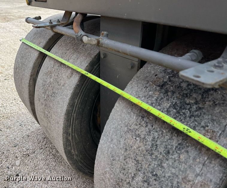 image for item MH9949 Bomag BW3R  pneumatic roller