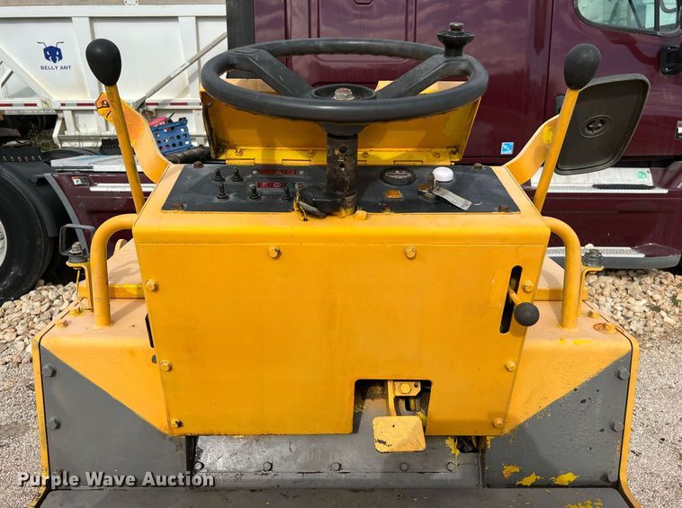 image for item MH9949 Bomag BW3R  pneumatic roller