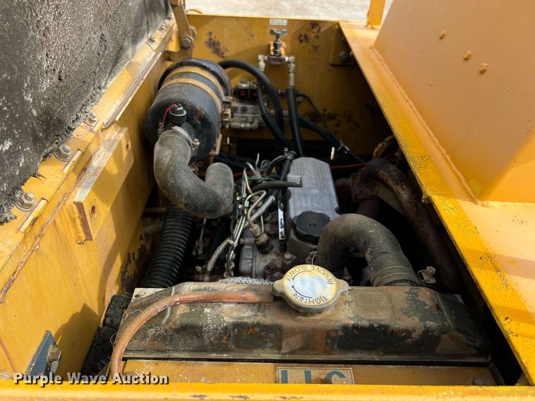 image for item MH9949 Bomag BW3R  pneumatic roller