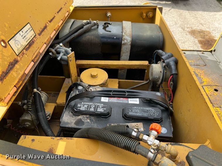 image for item MH9949 Bomag BW3R  pneumatic roller