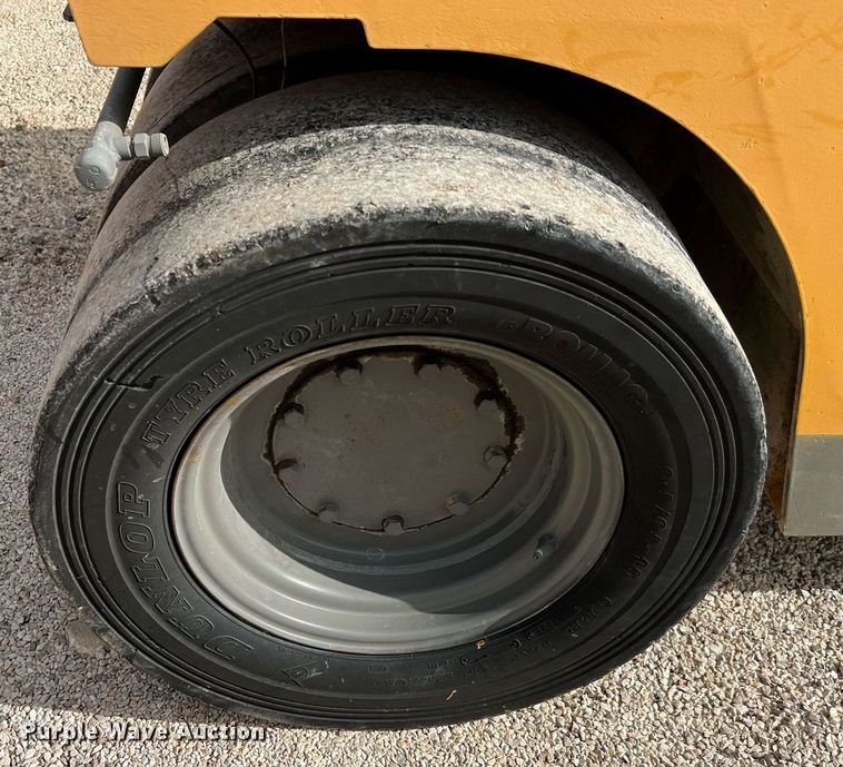 image for item MH9949 Bomag BW3R  pneumatic roller