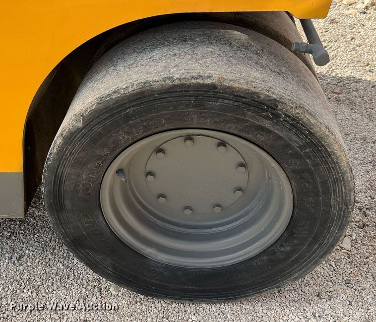 image for item MH9949 Bomag BW3R  pneumatic roller