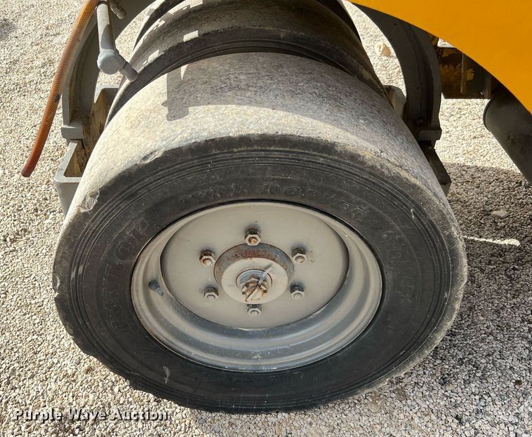 image for item MH9949 Bomag BW3R  pneumatic roller