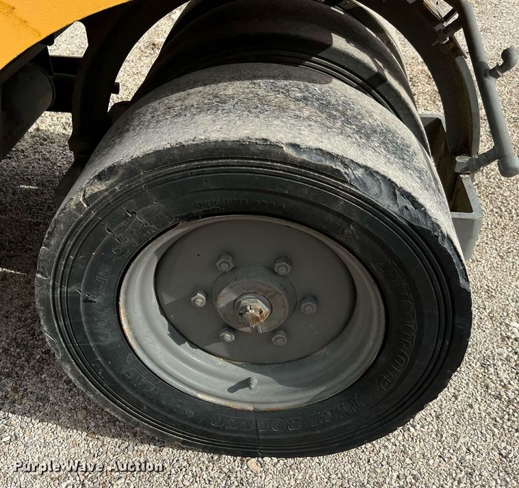 image for item MH9949 Bomag BW3R  pneumatic roller