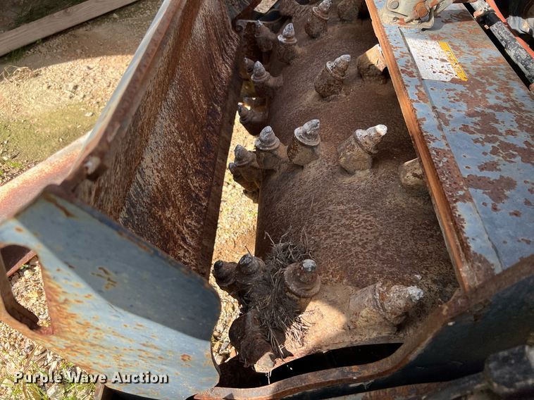 image for item MH9950 Roadhog RH4060  skid steer milling machine