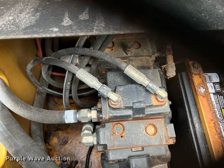 image for item MH9966 2016 Vermeer FTX25  trencher