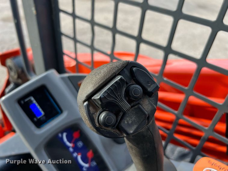 image for item MH9971 2019 Kubota SVL95-2HF  tracked skid steer loader