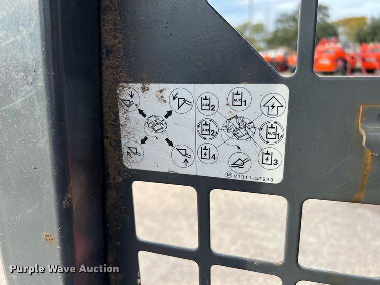 image for item MH9971 2019 Kubota SVL95-2HF  tracked skid steer loader