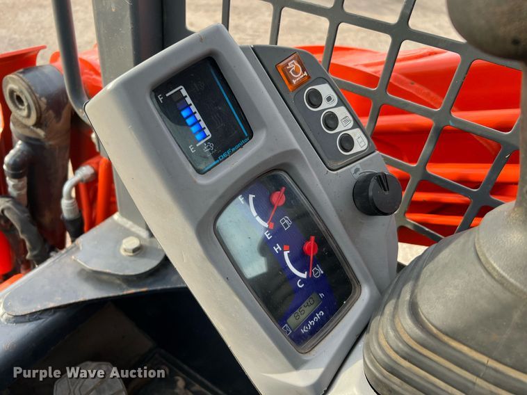 image for item MH9971 2019 Kubota SVL95-2HF  tracked skid steer loader