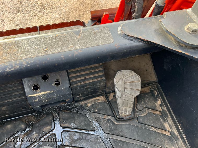 image for item MH9971 2019 Kubota SVL95-2HF  tracked skid steer loader