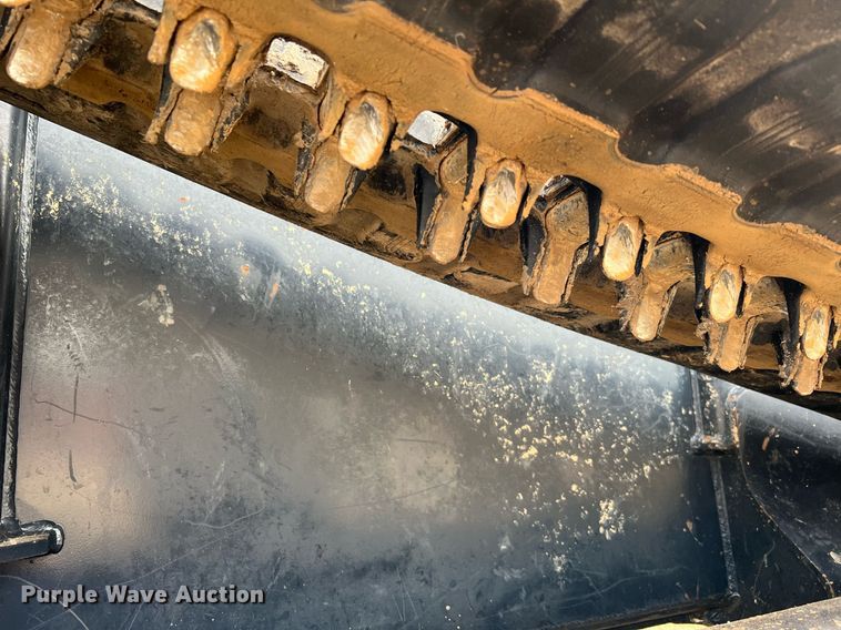 image for item MH9971 2019 Kubota SVL95-2HF  tracked skid steer loader