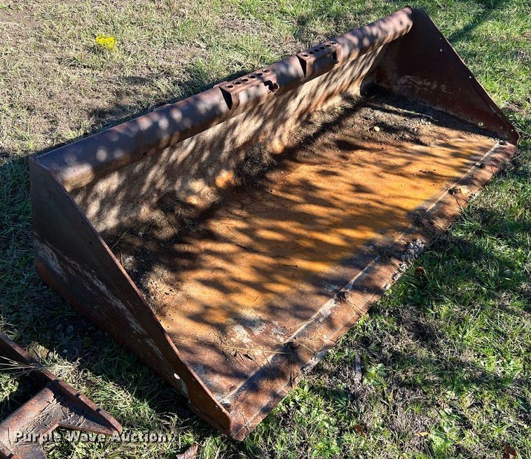 image for item MH9985 Bobcat  skid steer bucket