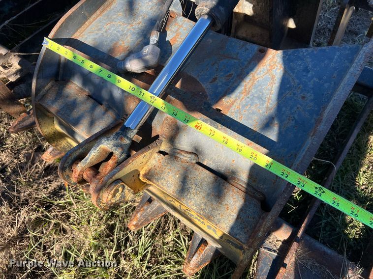 image for item MH9986 Brush Grapple XHD84-6  skid steer grapple bucket