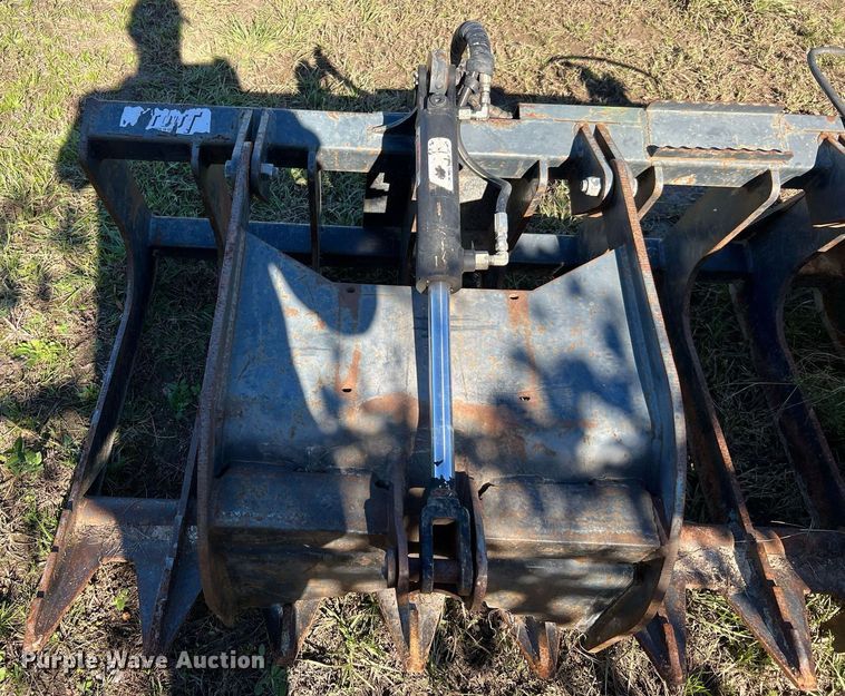 image for item MH9986 Brush Grapple XHD84-6  skid steer grapple bucket