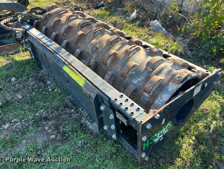 image for item MH9987 2019 Bobcat  skid steer roller