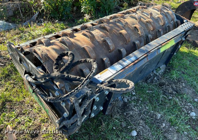 image for item MH9987 2019 Bobcat  skid steer roller