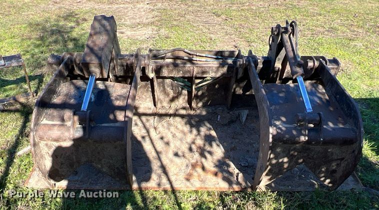 image for item MH9988 Motul  skid steer grapple bucket