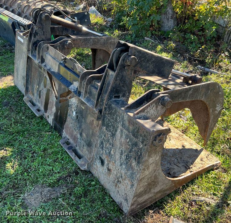 image for item MH9988 Motul  skid steer grapple bucket