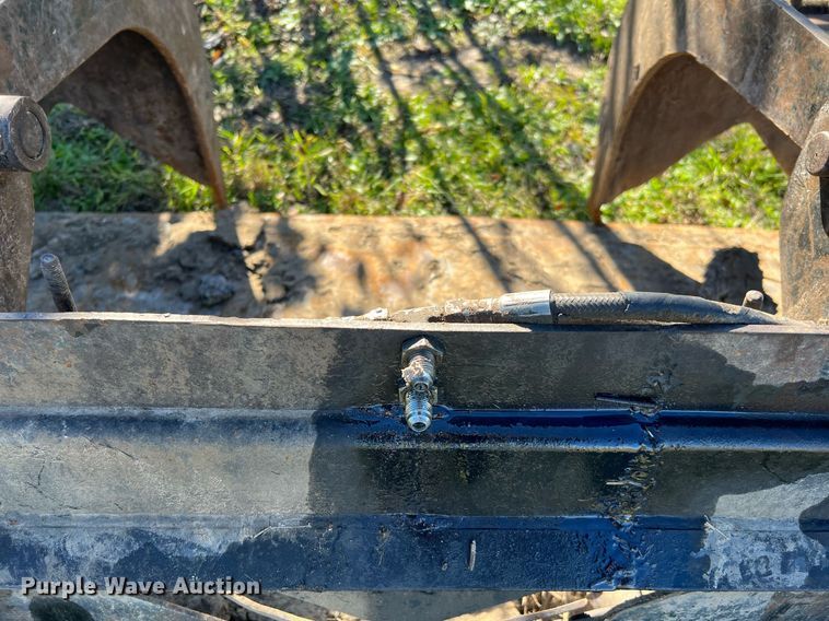 image for item MH9988 Motul  skid steer grapple bucket