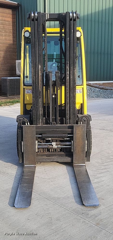 image for item MI9865 2013 Hyster H70FT  forklift