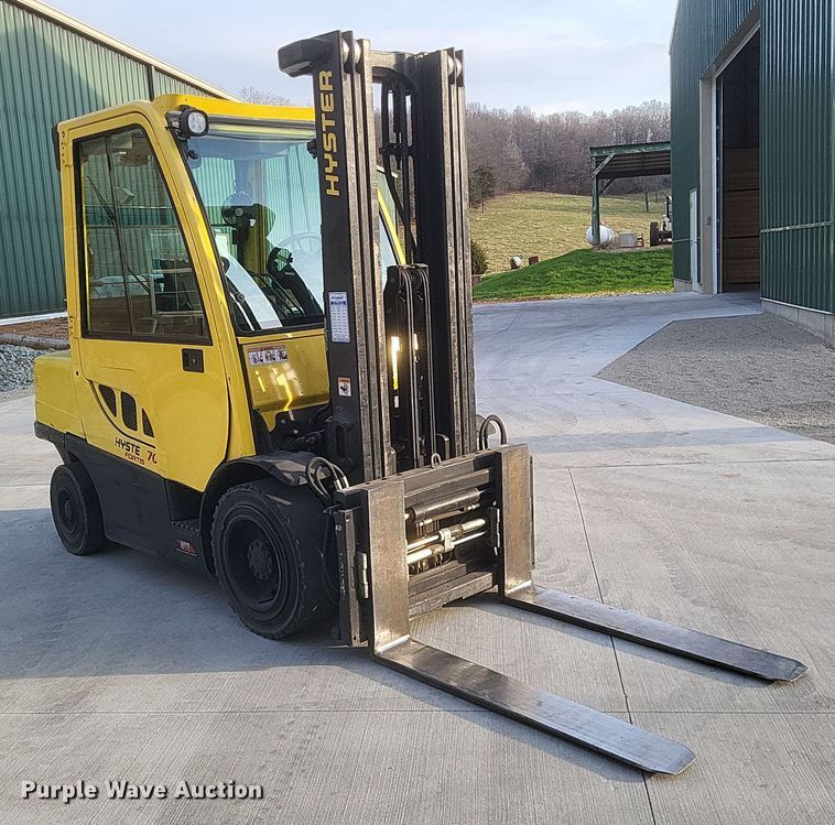 image for item MI9865 2013 Hyster H70FT  forklift