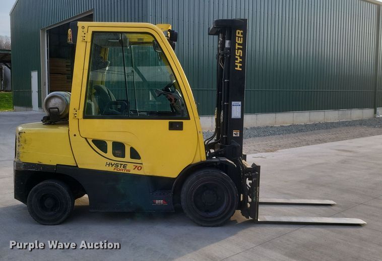 image for item MI9865 2013 Hyster H70FT  forklift