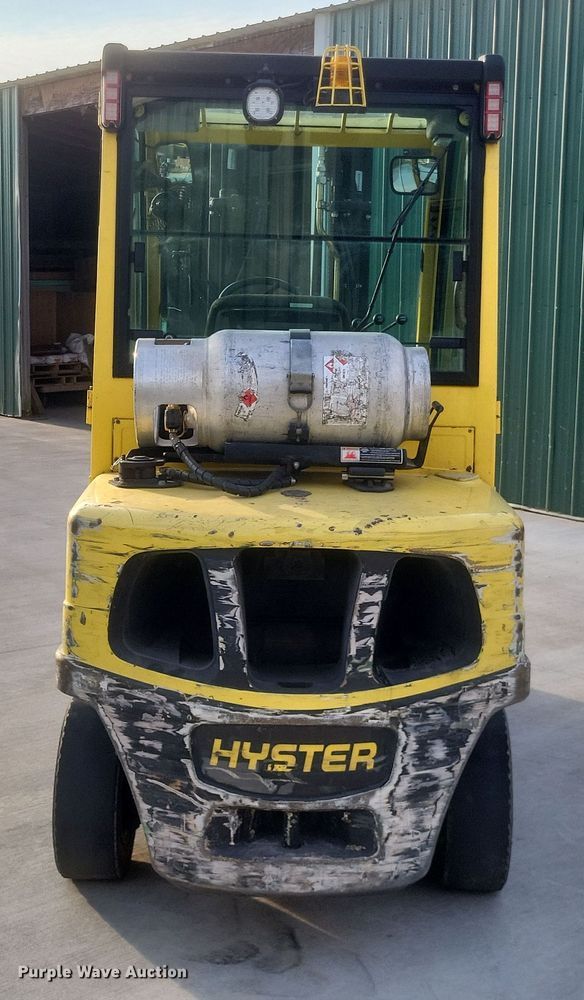 image for item MI9865 2013 Hyster H70FT  forklift