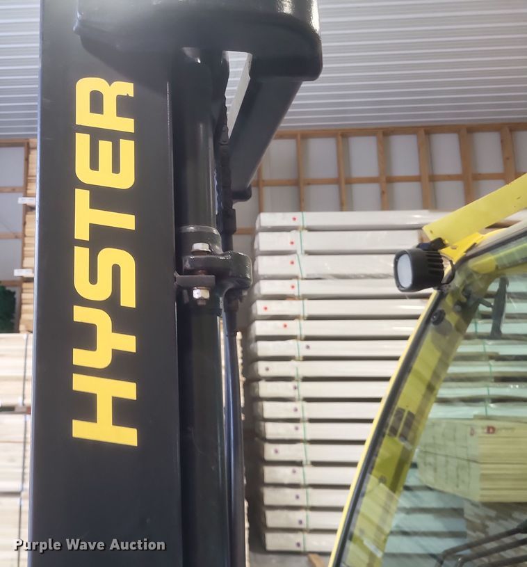 image for item MI9865 2013 Hyster H70FT  forklift