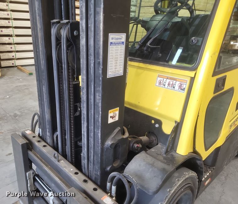 image for item MI9865 2013 Hyster H70FT  forklift