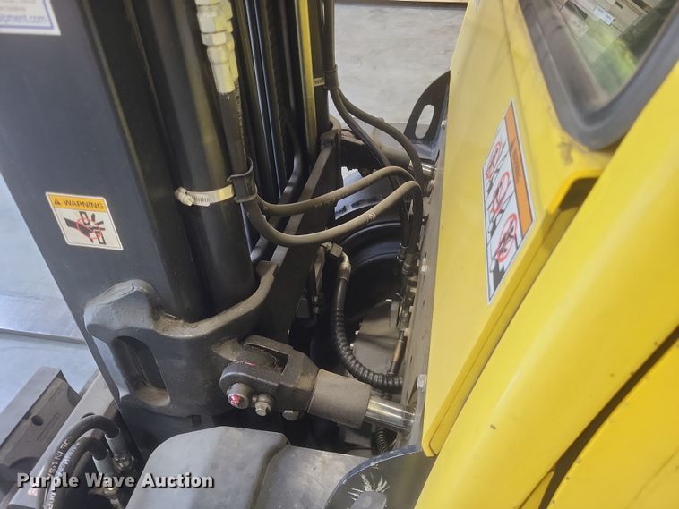 image for item MI9865 2013 Hyster H70FT  forklift