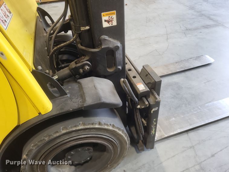 image for item MI9865 2013 Hyster H70FT  forklift