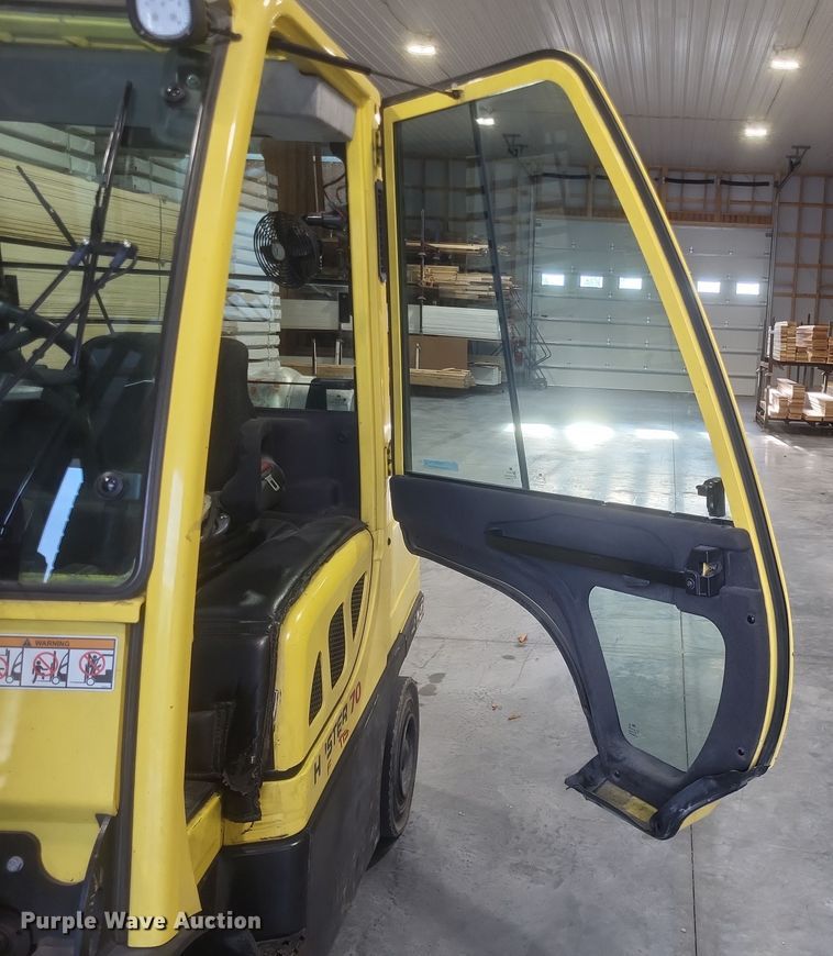 image for item MI9865 2013 Hyster H70FT  forklift