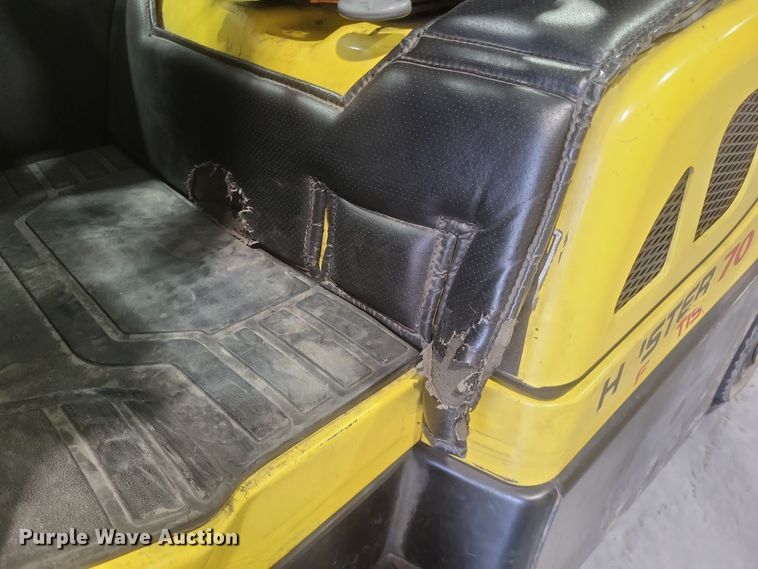 image for item MI9865 2013 Hyster H70FT  forklift