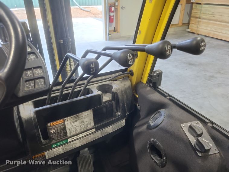 image for item MI9865 2013 Hyster H70FT  forklift