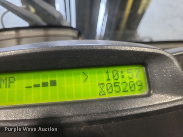 image for item MI9865 2013 Hyster H70FT  forklift