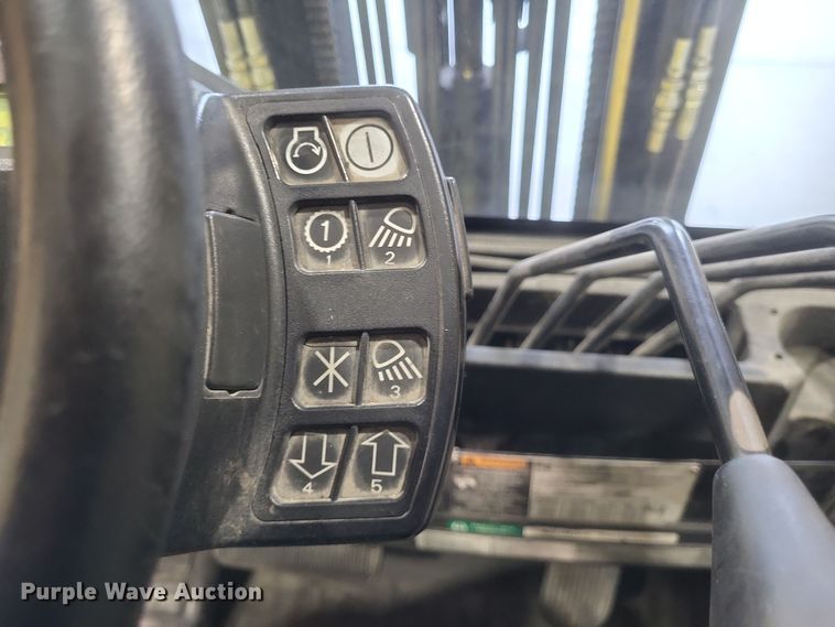 image for item MI9865 2013 Hyster H70FT  forklift