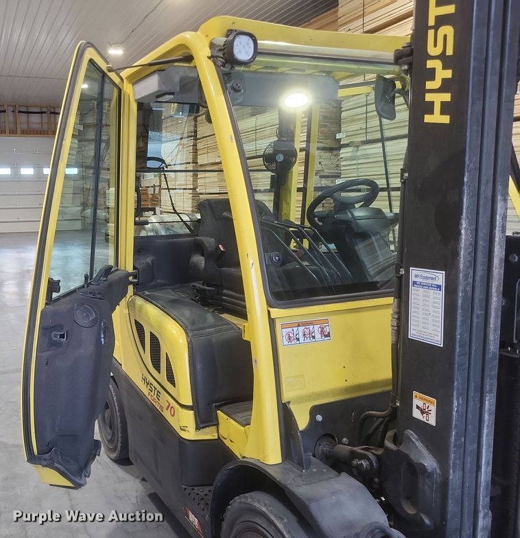 image for item MI9865 2013 Hyster H70FT  forklift