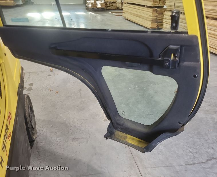 image for item MI9865 2013 Hyster H70FT  forklift