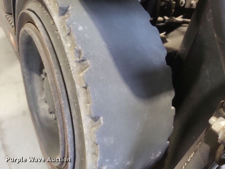 image for item MI9865 2013 Hyster H70FT  forklift