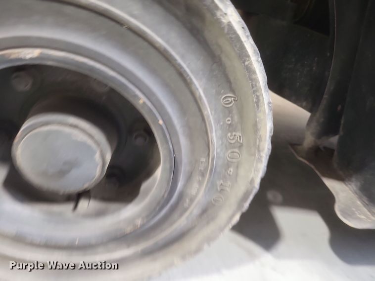 image for item MI9865 2013 Hyster H70FT  forklift