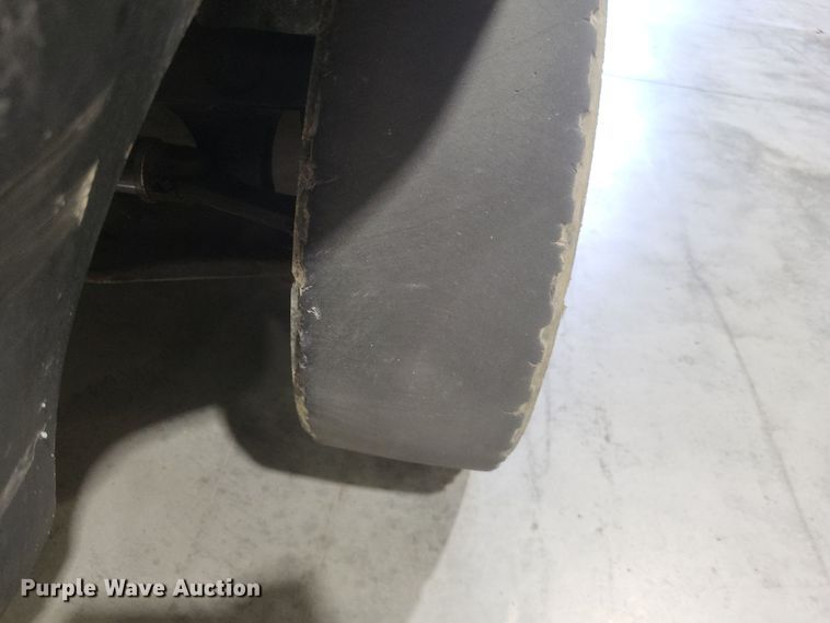 image for item MI9865 2013 Hyster H70FT  forklift