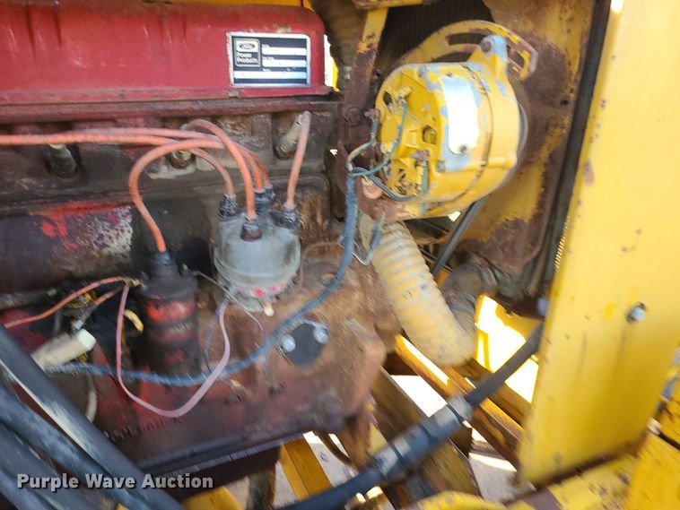 image for item MJ9537 1978 Vermeer M475  rock saw