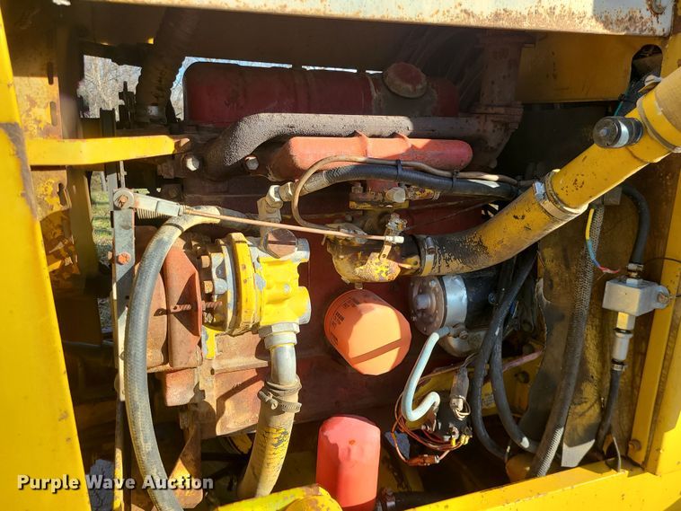 image for item MJ9537 1978 Vermeer M475  rock saw