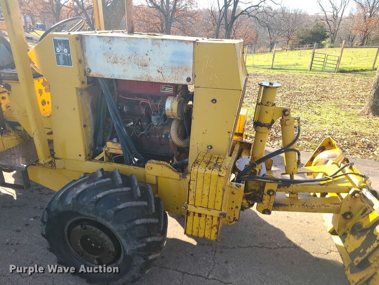 image for item MJ9537 1978 Vermeer M475  rock saw