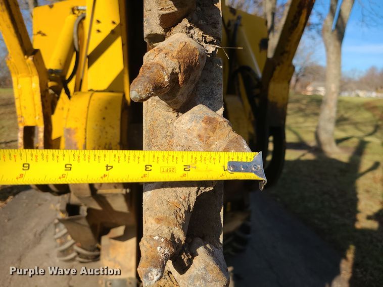 image for item MJ9537 1978 Vermeer M475  rock saw