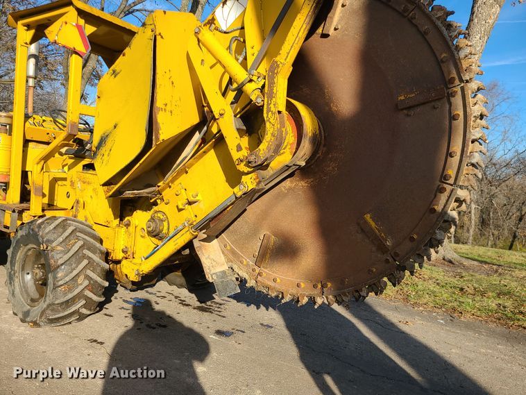 image for item MJ9537 1978 Vermeer M475  rock saw