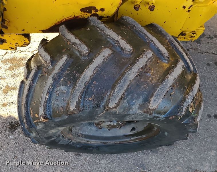 image for item MJ9537 1978 Vermeer M475  rock saw