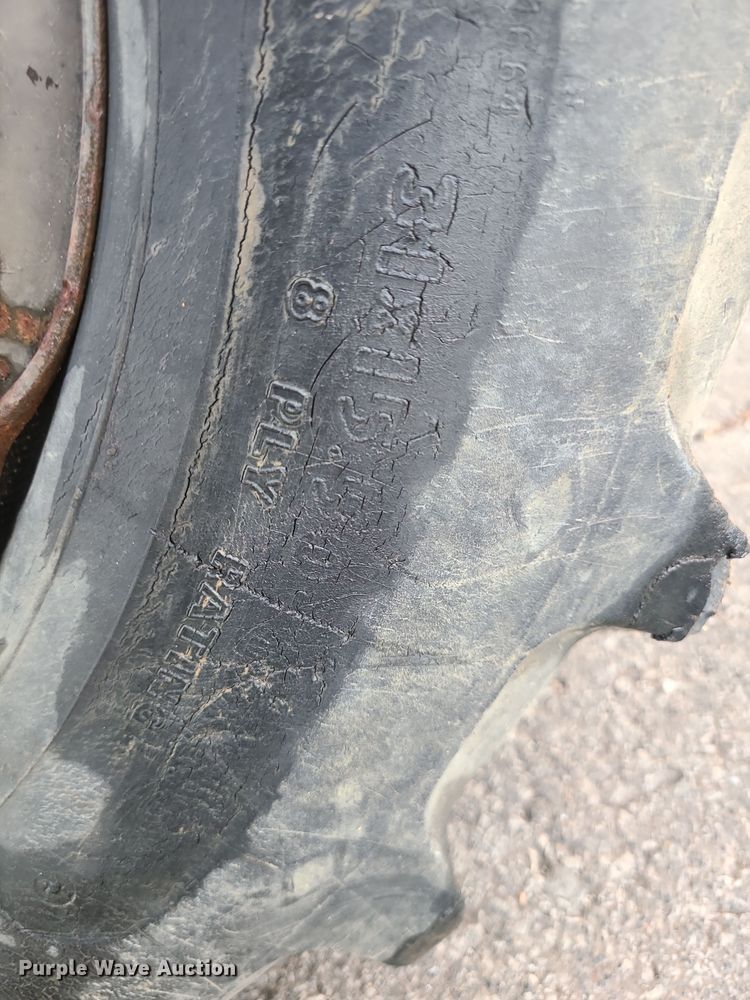 image for item MJ9537 1978 Vermeer M475  rock saw