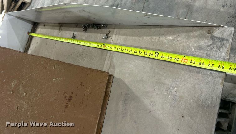 image for item MO9117 Automotive accessories